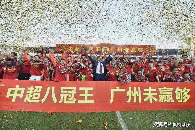 据悉，电影《后来的我们》将围绕男女主角小晓和见清缠绕多年的爱情故事展开